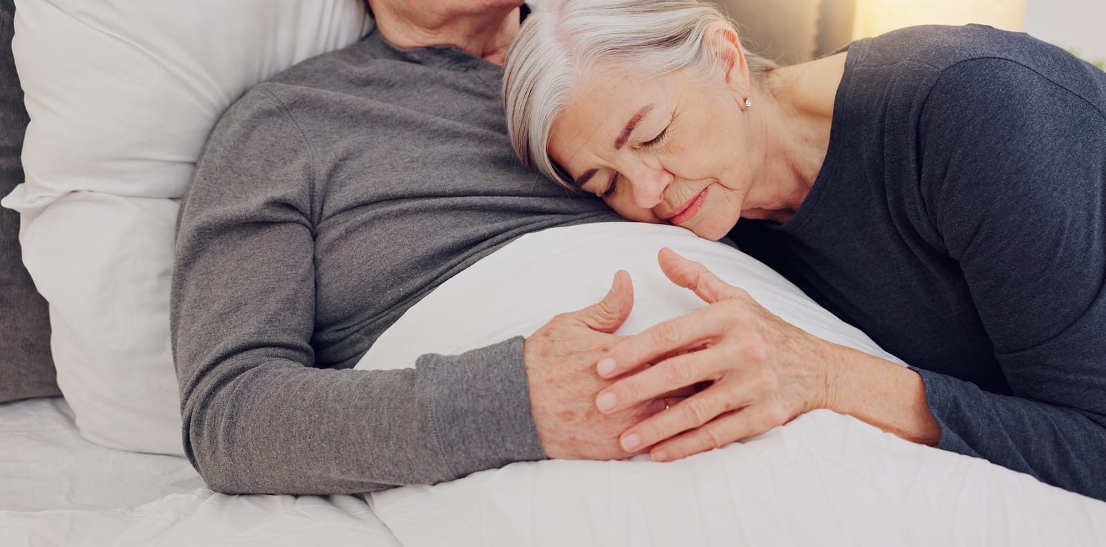 elderly couple enjoying a moment for later gratitude journaling for caregivers
